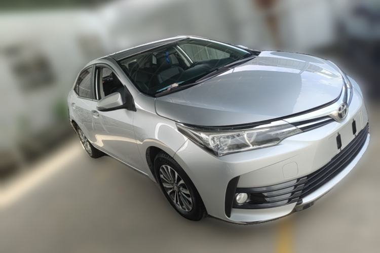 Used Toyota Corolla 2017 Revised Version 1.2T S-CVT GL Front Right 45 Deg
