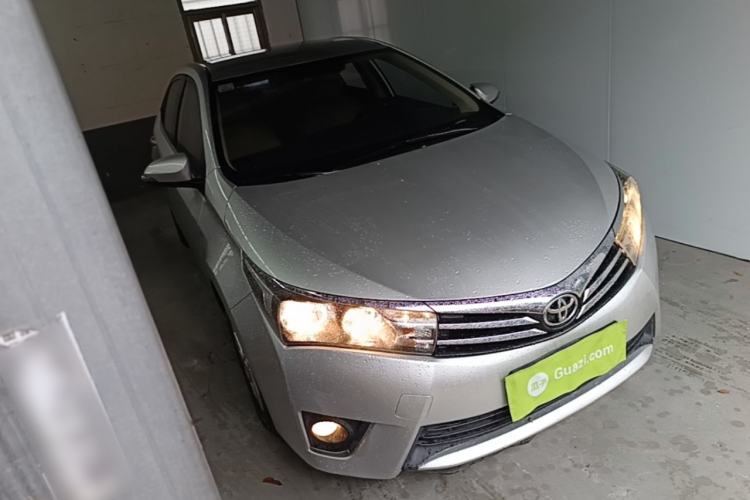 Used Toyota Corolla 2017 1.6L CVT GL Front Right 45 Deg