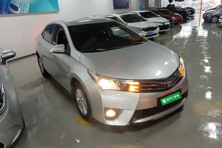 Used Toyota Corolla 2017 Revised Version 1.6L S-CVT GL Front Right 45 Deg