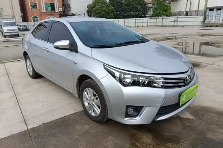 Used Toyota Corolla 2017 Revised Version 1.6L S-CVT GL Front Right 45 Deg