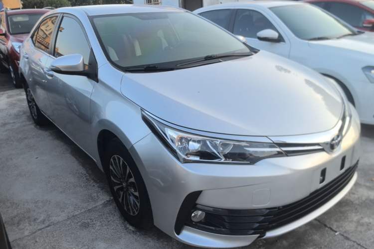Used Toyota Corolla 2017 Revised Version 1.2T S-CVT GL Front Right 45 Deg