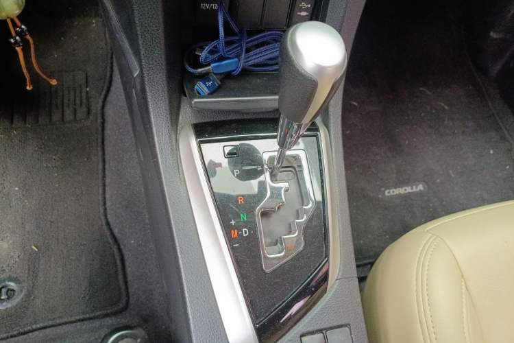 Used Toyota Corolla 2017 Revised Version 1.6L S-CVT GL Gear Lever