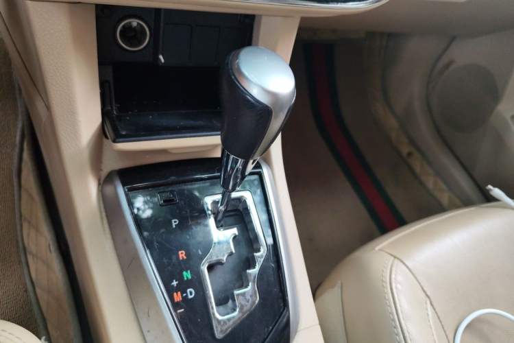 Used Toyota Corolla 2017 1.2T CVT GL-i Leather Edition Gear Lever
