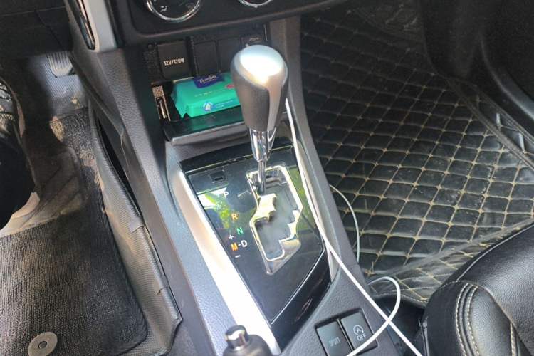 Used Toyota Corolla 2017 Revised Version 1.2T S-CVT GL-i Gear Lever