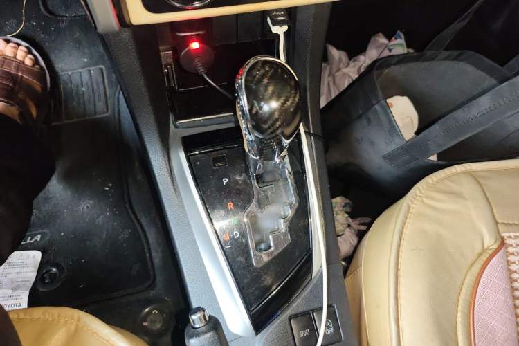 Used Toyota Corolla 2017 Revised Version 1.2T S-CVT GL-i Gear Lever
