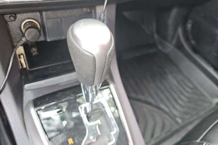 Used Toyota Corolla 2017 1.6L CVT GL Gear Lever