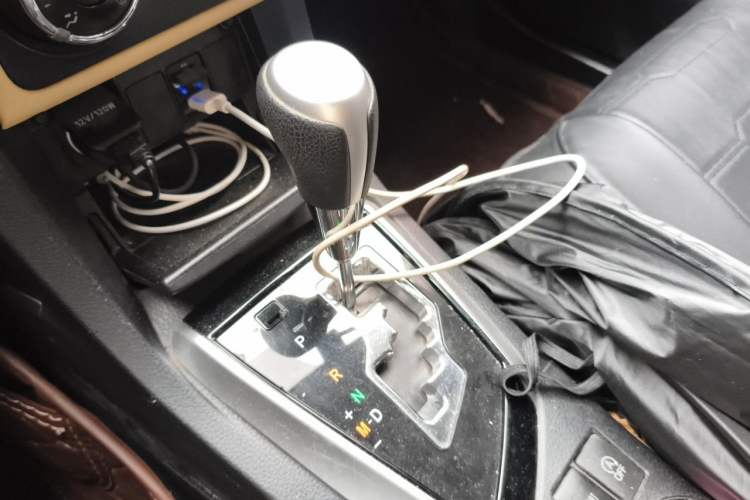 Used Toyota Corolla 2017 Revised Version 1.2T S-CVT GL Gear Lever