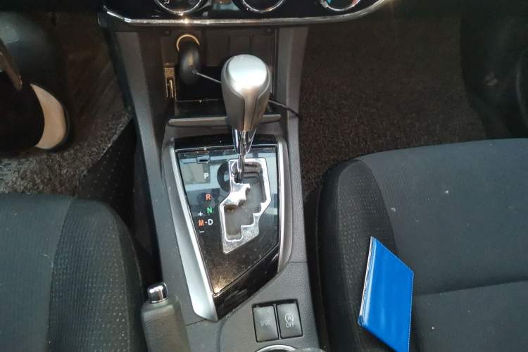 Used Toyota Corolla 2017 Revised Version 1.2T S-CVT GL Gear Lever