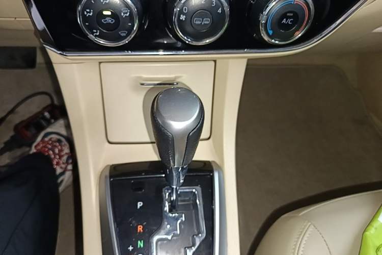 Used Toyota Corolla 2017 1.6L CVT GL Gear Lever