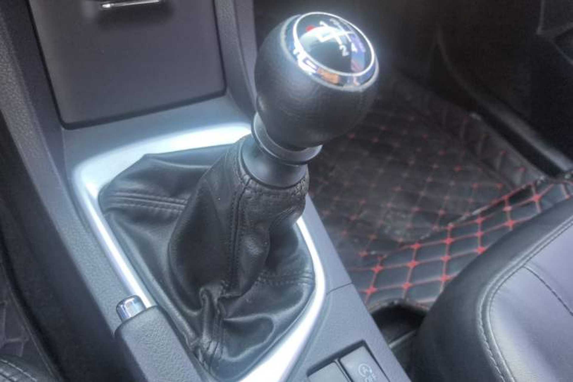 Used Toyota Corolla 2017 Revised Version 1.2T Manual GL Gear Lever