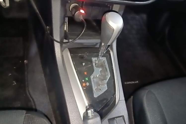 Used Toyota Corolla 2017 Revised Version 1.6L S-CVT GL Gear Lever