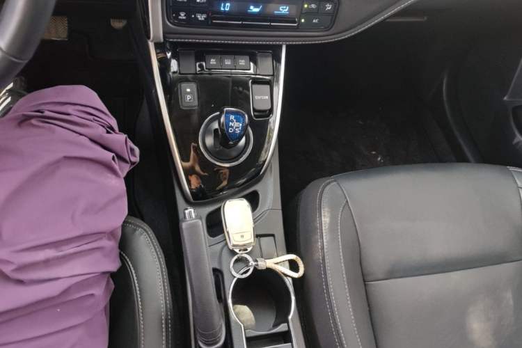 Used Toyota Corolla 2017 Revised Dual-Engine 1.8L E-CVT Elite Edition Gear Lever