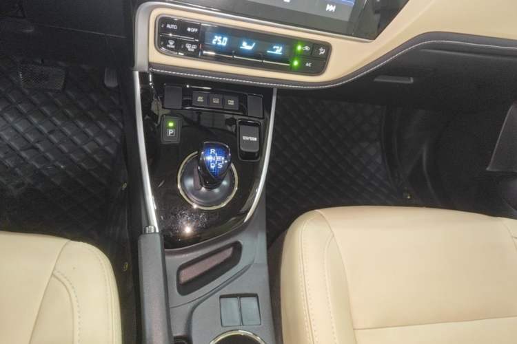 Used Toyota Corolla 2017 Revised Dual-Engine 1.8L E-CVT Elite Edition Gear Lever