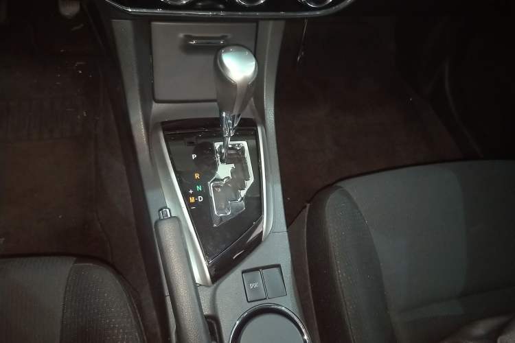 Used Toyota Corolla 2017 Revised Version 1.6L S-CVT GL Gear Lever