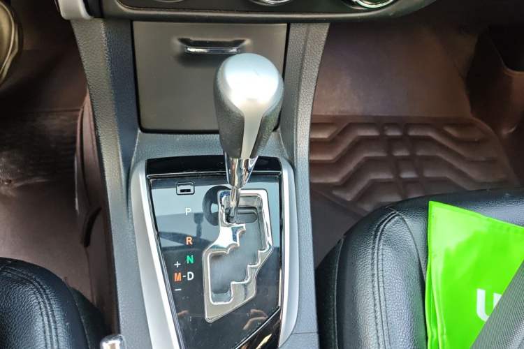 Used Toyota Corolla 2017 Revised Version 1.2T S-CVT GL Gear Lever