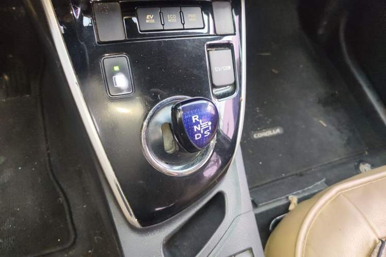 Used Toyota Corolla 2017 Revised Dual-Engine 1.8L E-CVT Elite Edition Gear Lever