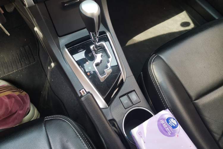 Used Toyota Corolla 2017 Revised Version 1.2T S-CVT GL Gear Lever