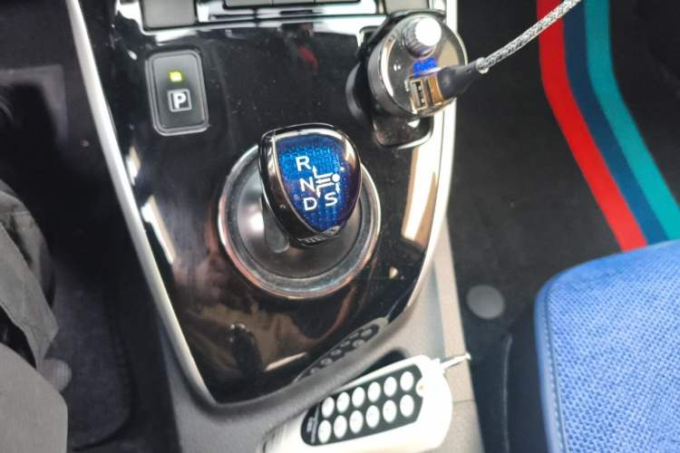 Used Toyota Corolla 2017 Revised Dual-Engine 1.8L E-CVT Elite Edition Gear Lever