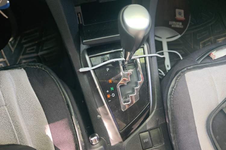 Used Toyota Corolla 2017 1.6L CVT GL Gear Lever