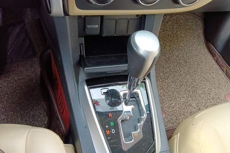 Used Toyota Corolla 2017 Revised Version 1.2T S-CVT GL-i Gear Lever