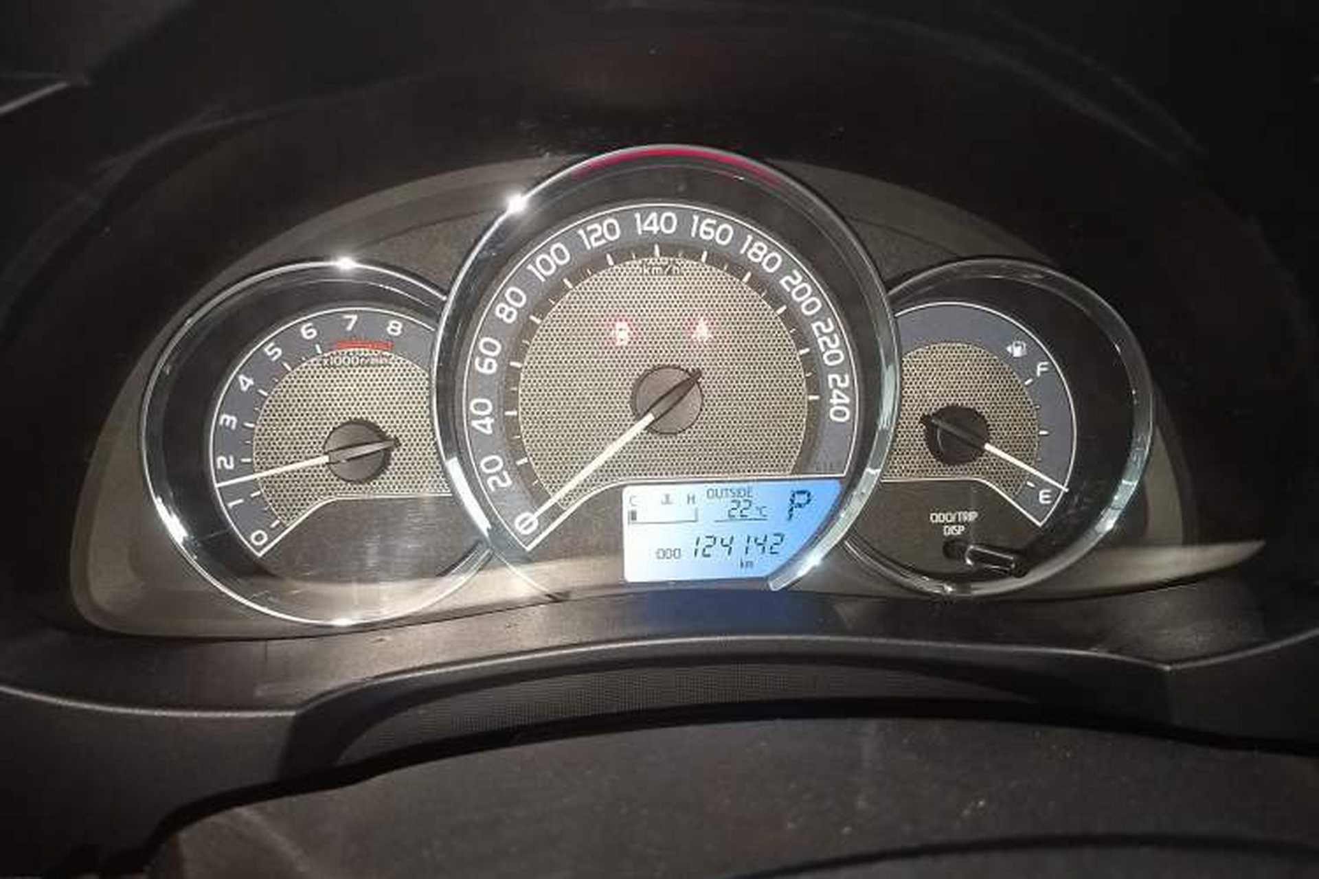 Used Toyota Corolla 2017 Revised Version 1.6L S-CVT GL Instrument Cluster