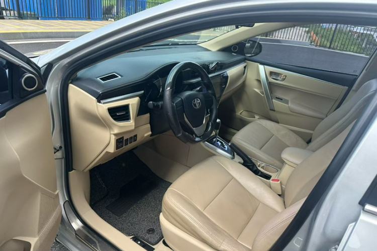 Used Toyota Corolla 2017 1.2T CVT GL Interior 3