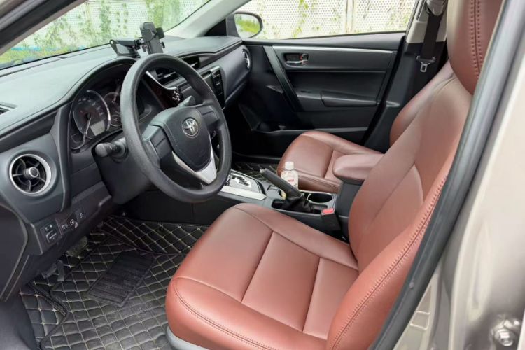 Used Toyota Corolla 2017 Revised Version 1.2T S-CVT GL Interior 3