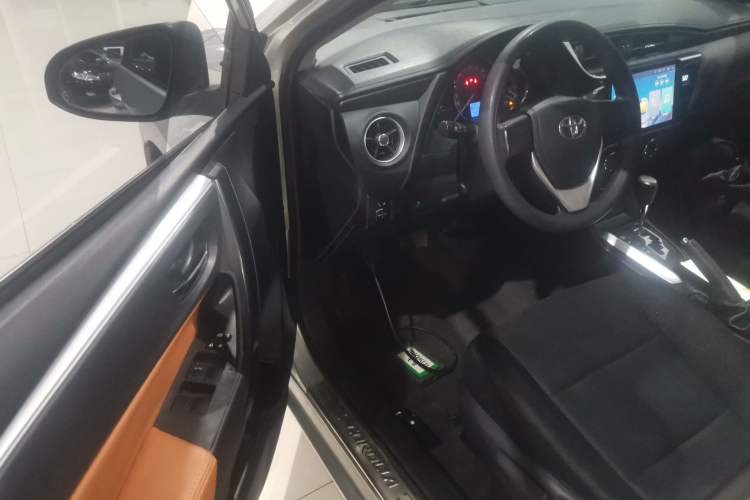Used Toyota Corolla 2017 Revised Version 1.2T S-CVT GL Interior 3