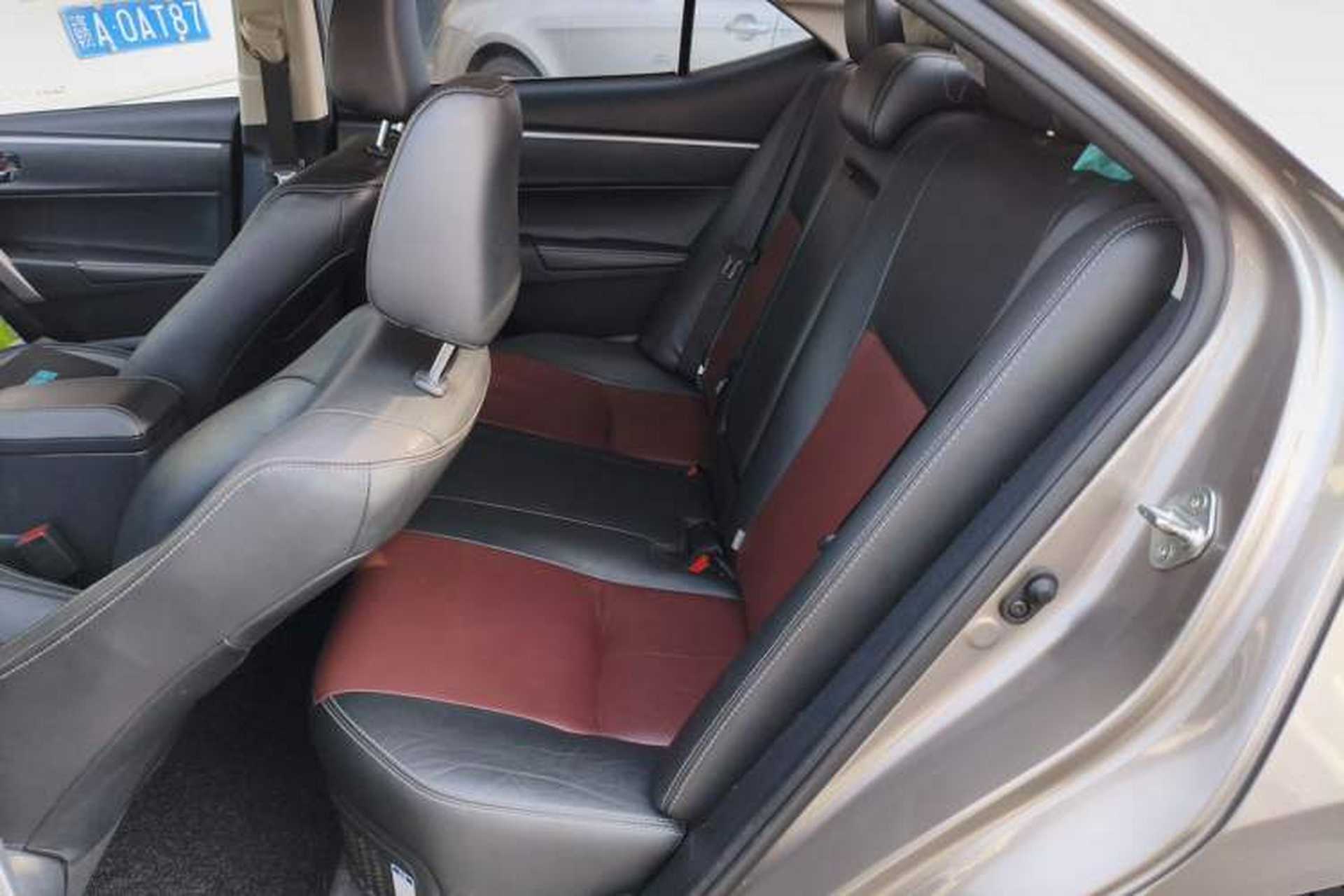 Used Toyota Corolla 2017 Revised Dual-Engine 1.8L E-CVT Elite Edition Interior 4