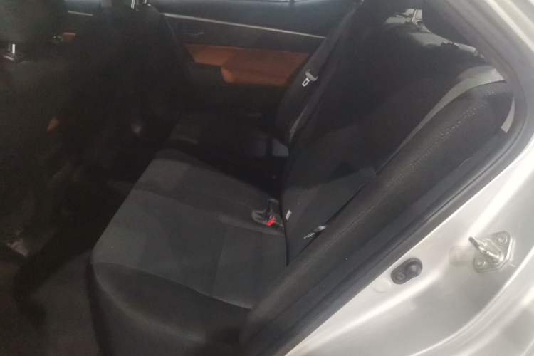 Used Toyota Corolla 2017 Revised Version 1.2T S-CVT GL Interior 4