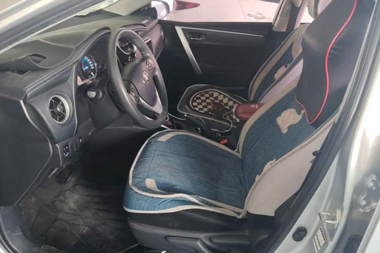 Used Toyota Corolla 2017 Revised Dual-Engine 1.8L E-CVT Leading Edition Left Front Seat