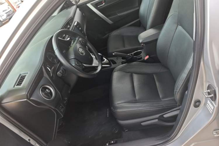 Used Toyota Corolla 2017 Revised Dual-Engine 1.8L E-CVT Elite Edition Left Front Seat