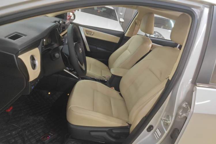 Used Toyota Corolla 2017 Revised Dual-Engine 1.8L E-CVT Elite Edition Left Front Seat