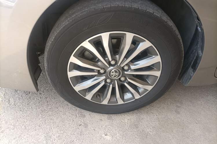 Used Toyota Corolla 2017 Revised Version 1.2T S-CVT GL-i Left Front Wheel Hub