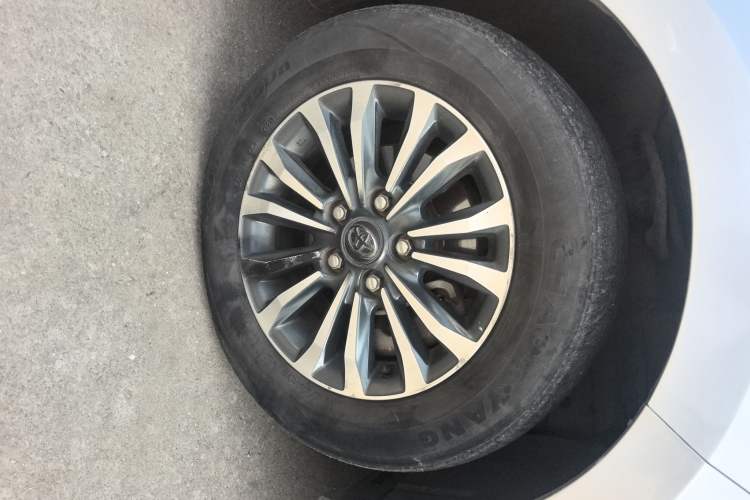 Used Toyota Corolla 2017 Revised Version 1.2T Manual GL Left Front Wheel Hub