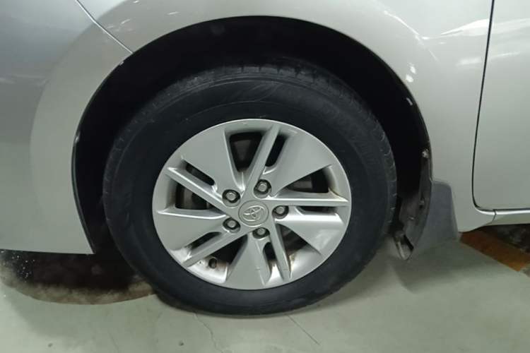 Used Toyota Corolla 2017 Revised Version 1.6L S-CVT GL Left Front Wheel Hub