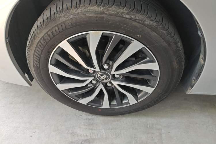 Used Toyota Corolla 2017 Revised Dual-Engine 1.8L E-CVT Elite Edition Left Front Wheel Hub