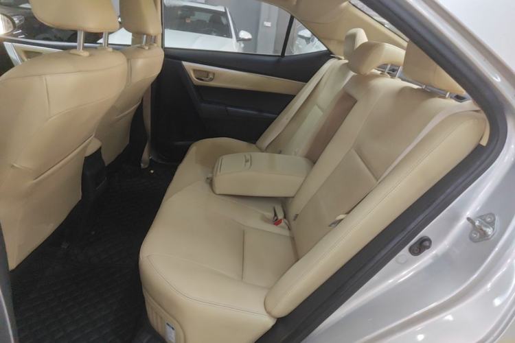 Used Toyota Corolla 2017 Revised Dual-Engine 1.8L E-CVT Elite Edition Left Rear Seat