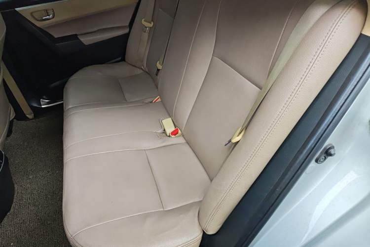 Used Toyota Corolla 2017 Revised Dual-Engine 1.8L E-CVT Leading Edition Left Rear Seat