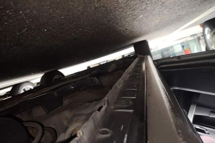 Used Toyota Corolla 2017 1.6L CVT GL Left Side Sill