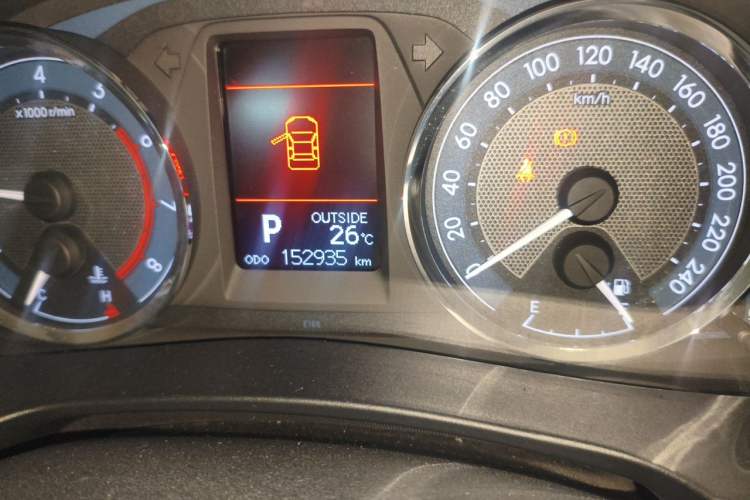 Used Toyota Corolla 2017 1.2T CVT GL-i Leather Edition Odometer Close Up