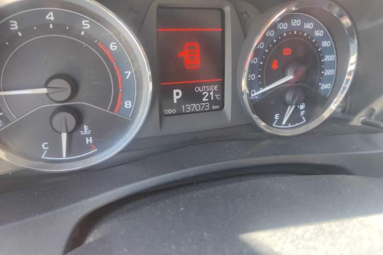 Used Toyota Corolla 2017 Revised Version 1.2T S-CVT GL-i Odometer Close Up