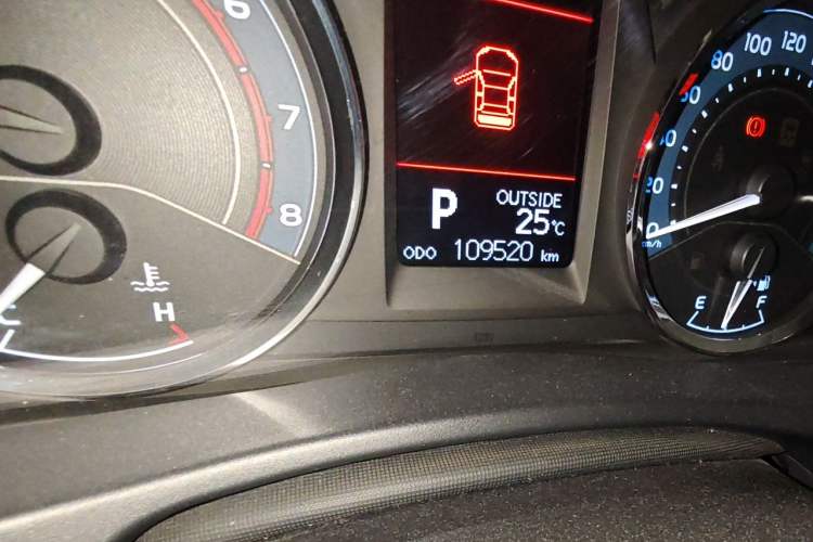 Used Toyota Corolla 2017 Revised Version 1.2T S-CVT GL-i Odometer Close Up