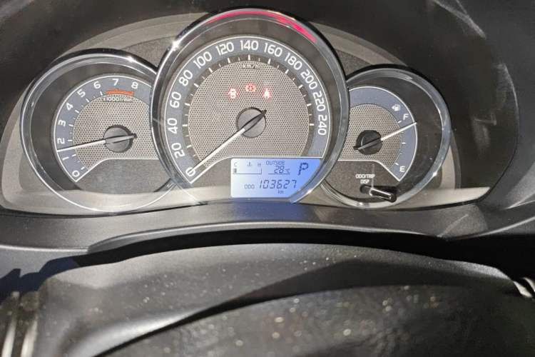Used Toyota Corolla 2017 Revised Version 1.6L S-CVT GL Odometer Close Up