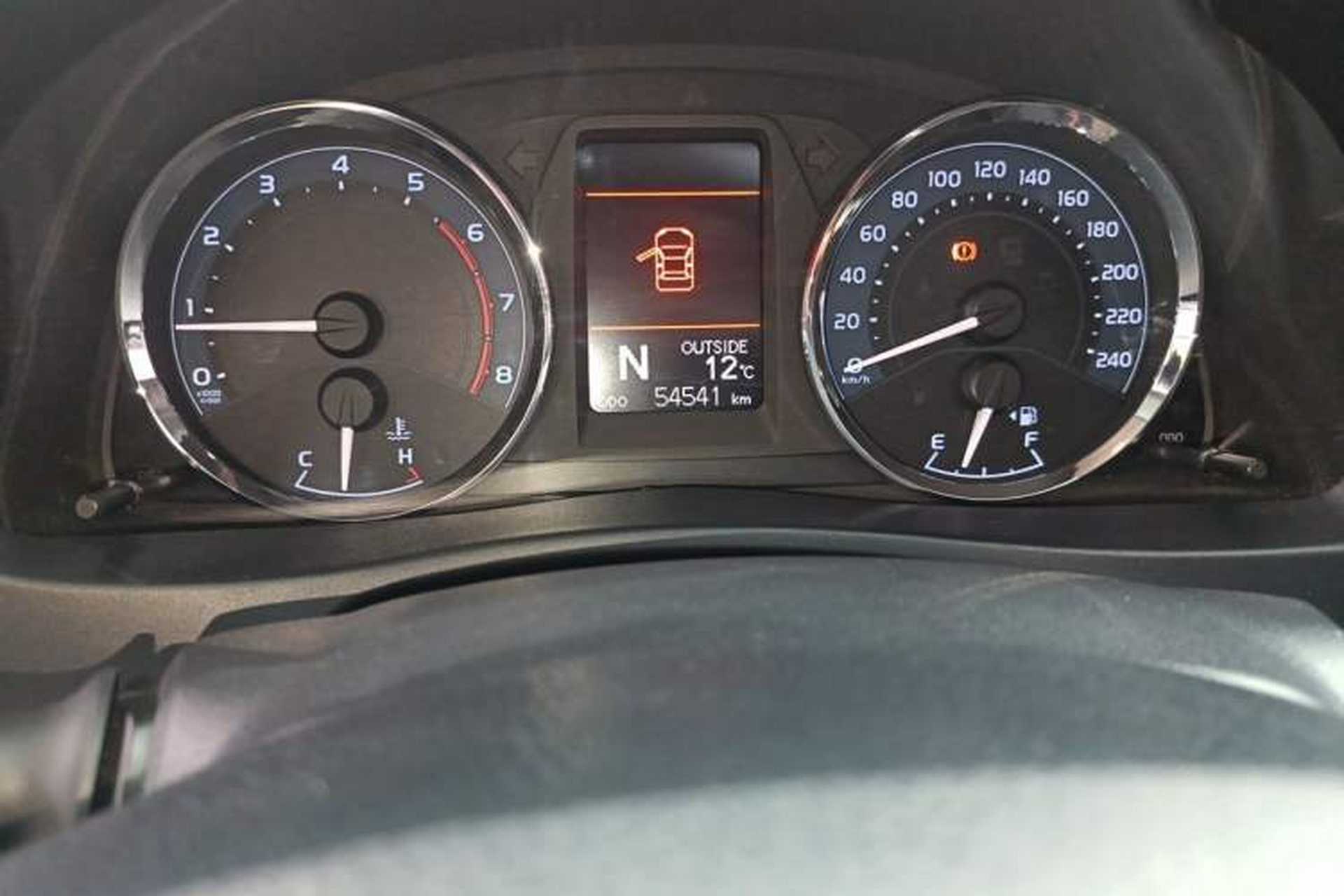 Used Toyota Corolla 2017 Revised Version 1.2T S-CVT GL-i Odometer Close Up
