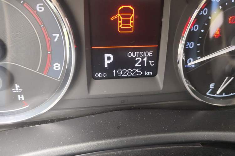 Used Toyota Corolla 2017 Revised Version 1.2T S-CVT GL-i Odometer Close Up