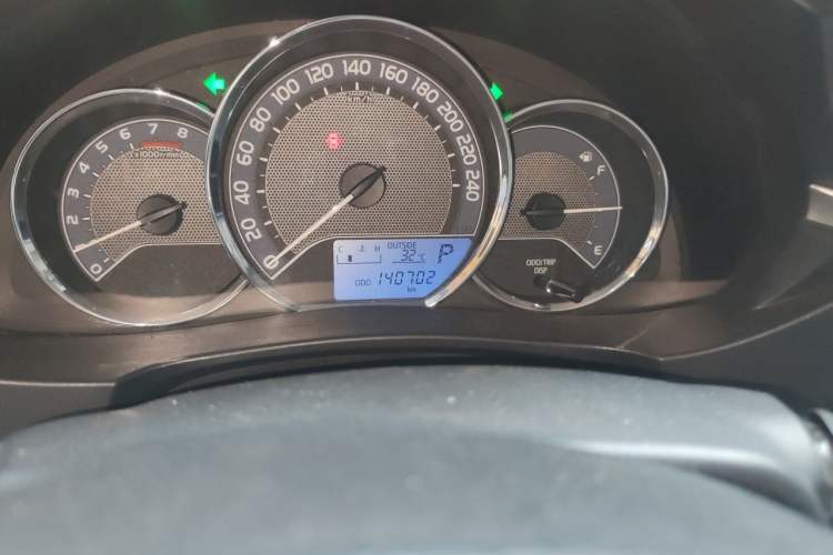 Used Toyota Corolla 2017 Revised Version 1.6L S-CVT GL Odometer Close Up