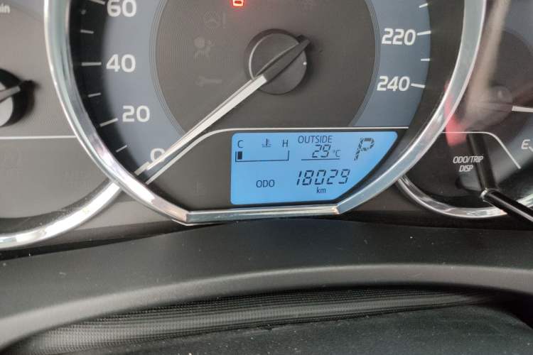Used Toyota Corolla 2017 Revised Version 1.2T S-CVT GL Odometer Close Up