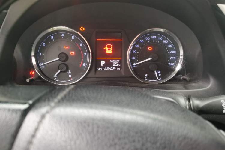 Used Toyota Corolla 2017 Revised Version 1.2T S-CVT GL-i Odometer Close Up