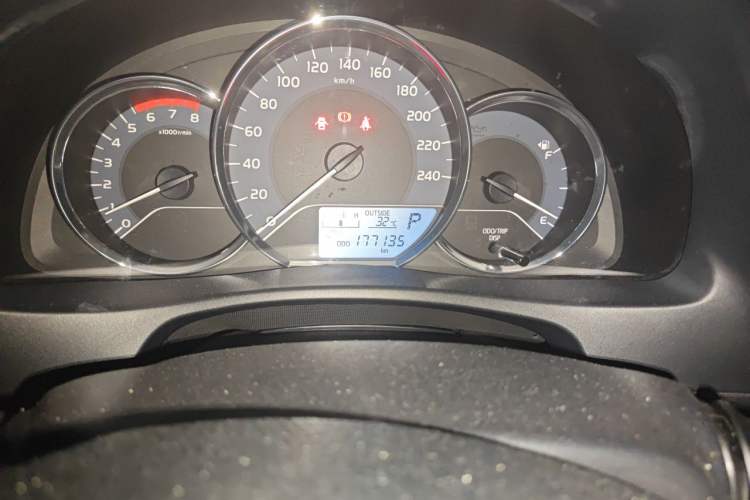 Used Toyota Corolla 2017 Revised Version 1.2T S-CVT GL Odometer Close Up